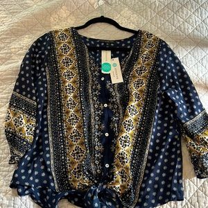 West Kei Women’s Blousw Size M